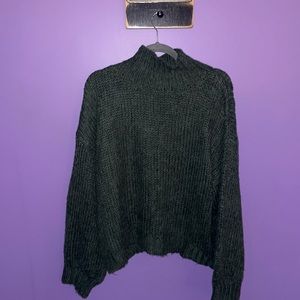 US medium forest green turtle neck sweater